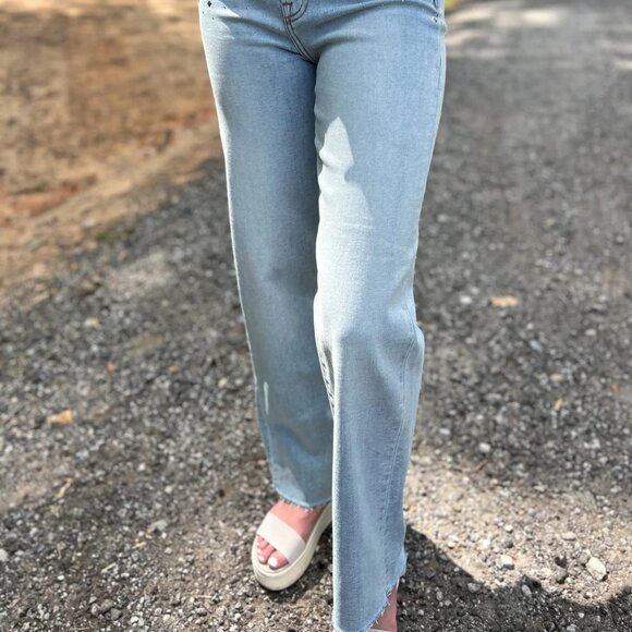 Hidden - Logan Light Wash Studded Hotfix Dad Jean, size 27, NWT - Picture 10 of 13